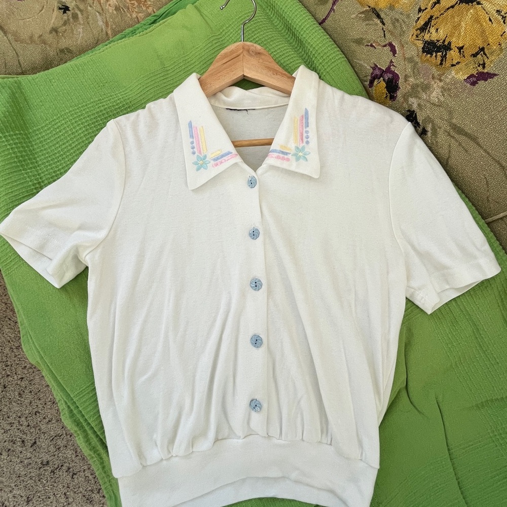 2/$40 🌸 Vintage White Blouse with Pastel Embroidery - Picture 2 of 7